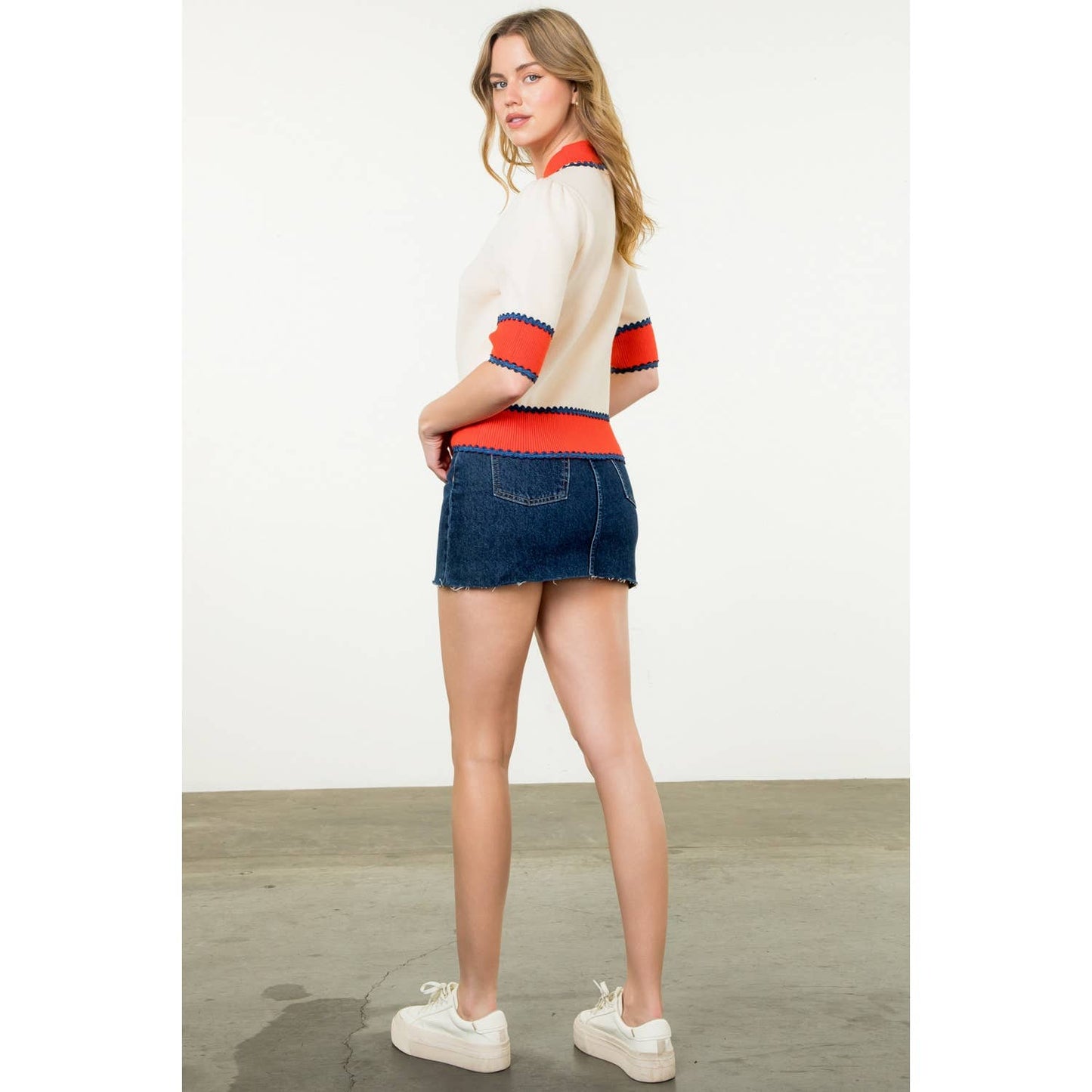 Short Sleeve Colorblock Knit Top